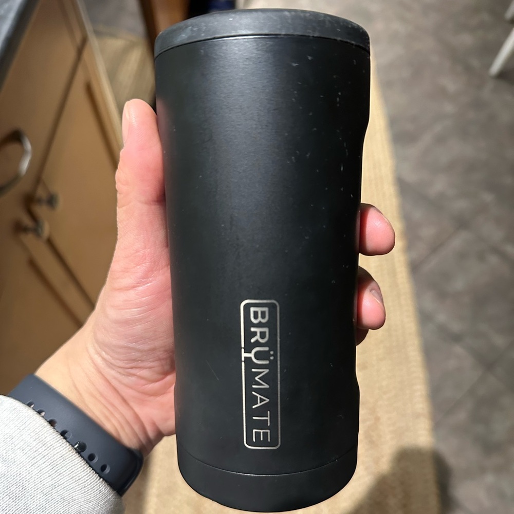 BrüMate Black Hopsulator Slim Can Cooler